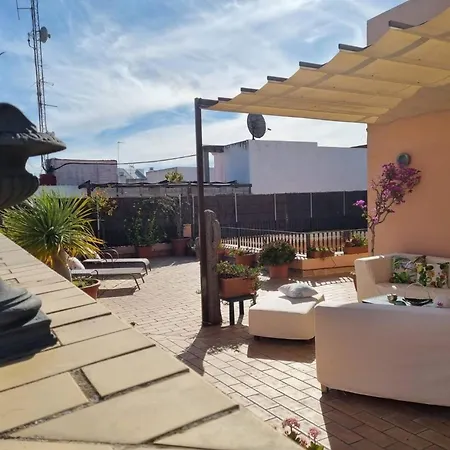 Charming In 65 M² Terrace شقة *