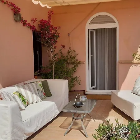 Charming In 65 M² Terrace