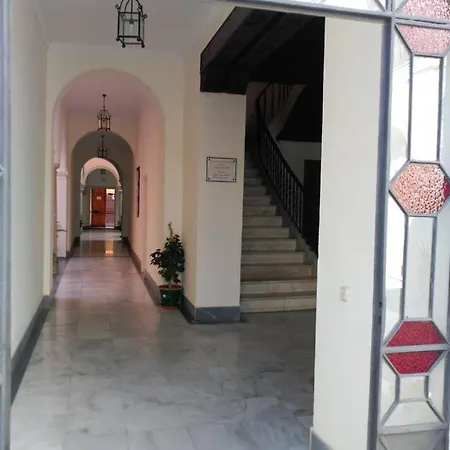 Charming In 65 M² Terrace شقة *