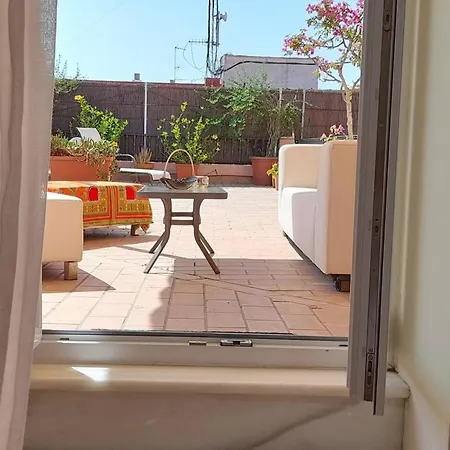 Charming In 65 M² Terrace شقة جيريز