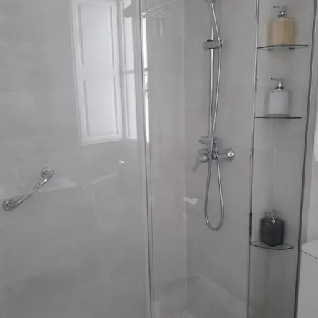 Charming In 65 M² Terrace شقة *