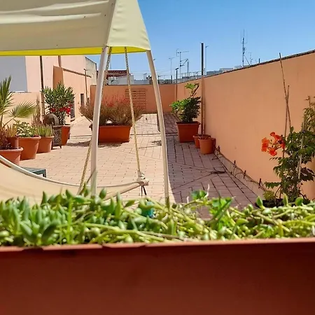 Charming In 65 M² Terrace