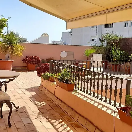 Charming In 65 M² Terrace جيريز